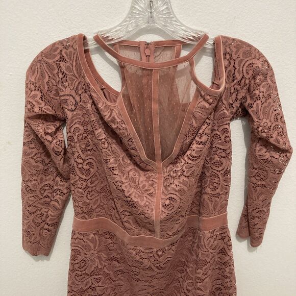 EXPRESS pink rose floral lace overlay velvet trim cold shoulder shift dress 10 - Picture 2 of 10